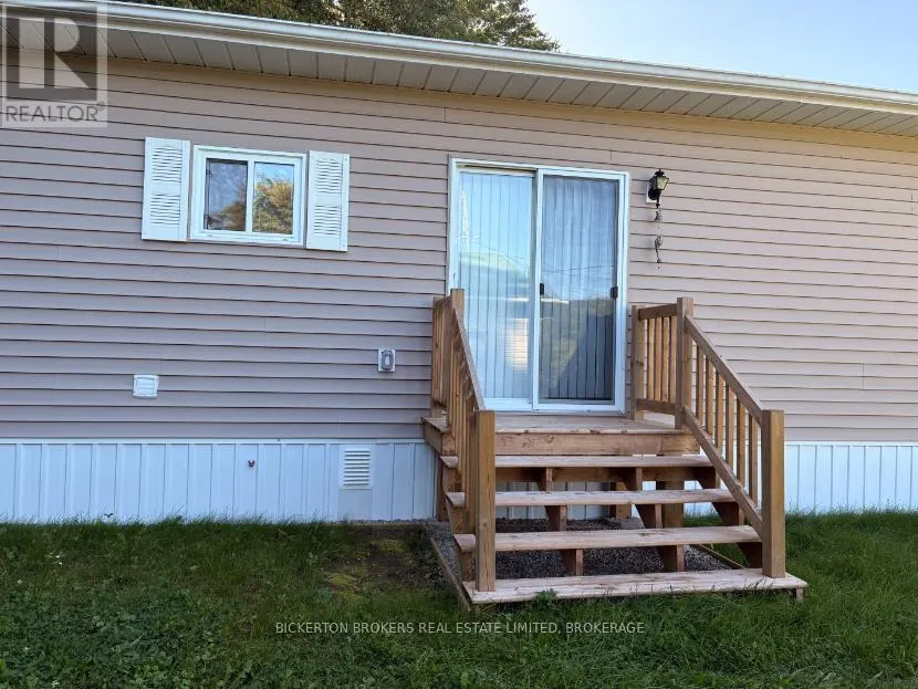 5 PINE RIDGE VILLAGE - HWY 32 HIGHWAY