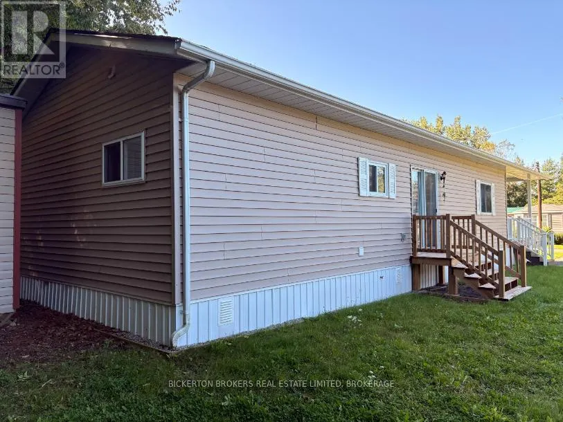 5 PINE RIDGE VILLAGE - HWY 32 HIGHWAY