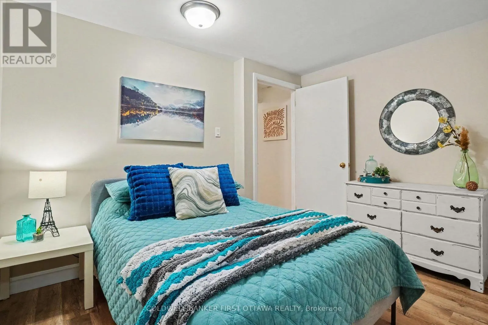 6 BATHURST ROAD