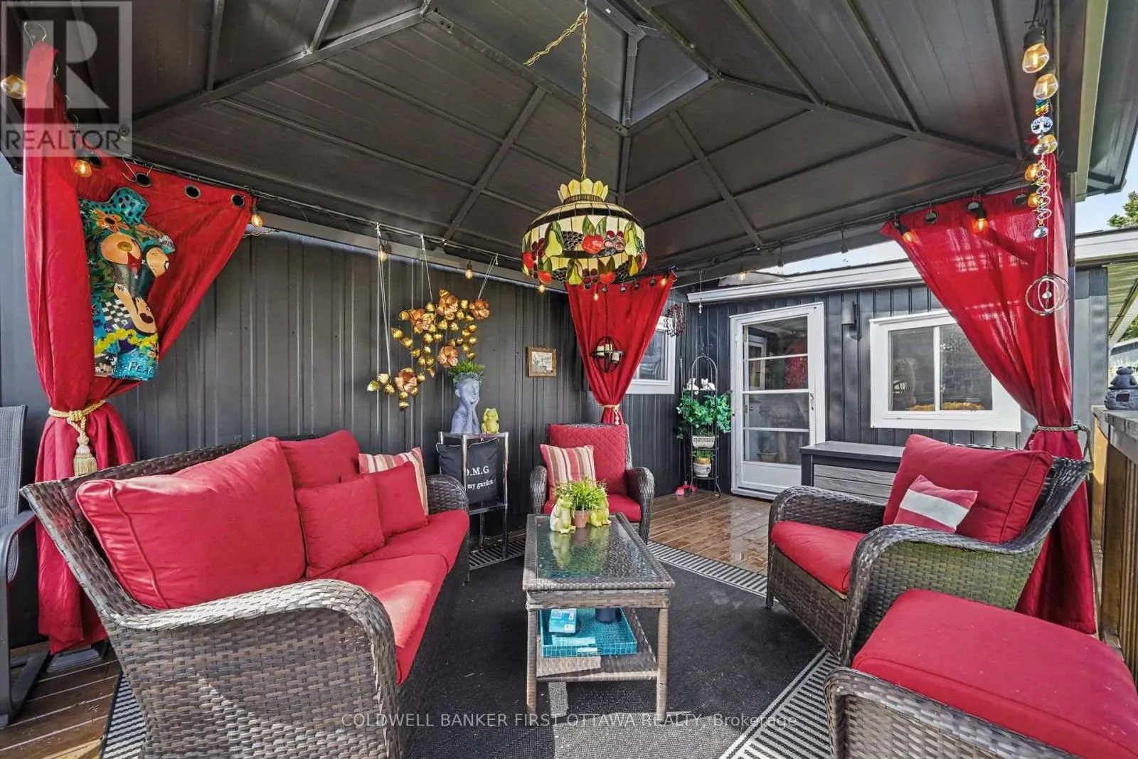 9 SADDLE AVENUE