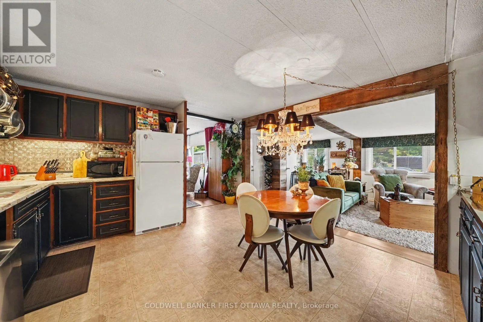 9 SADDLE AVENUE