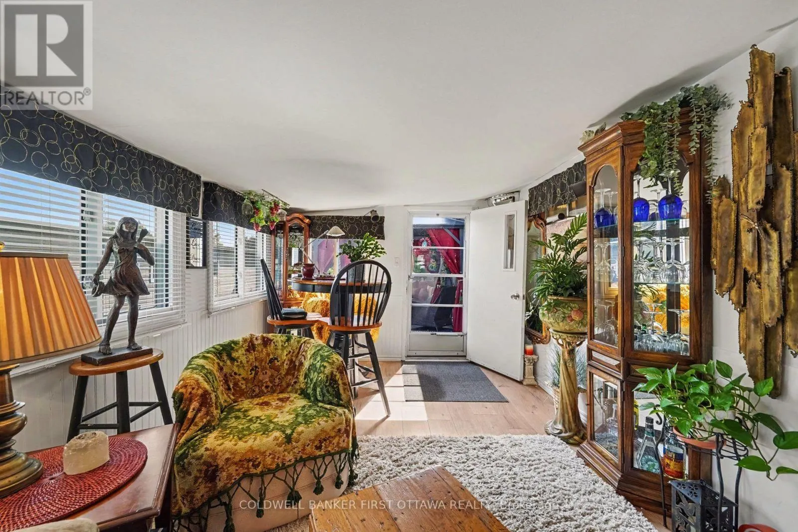 9 SADDLE AVENUE