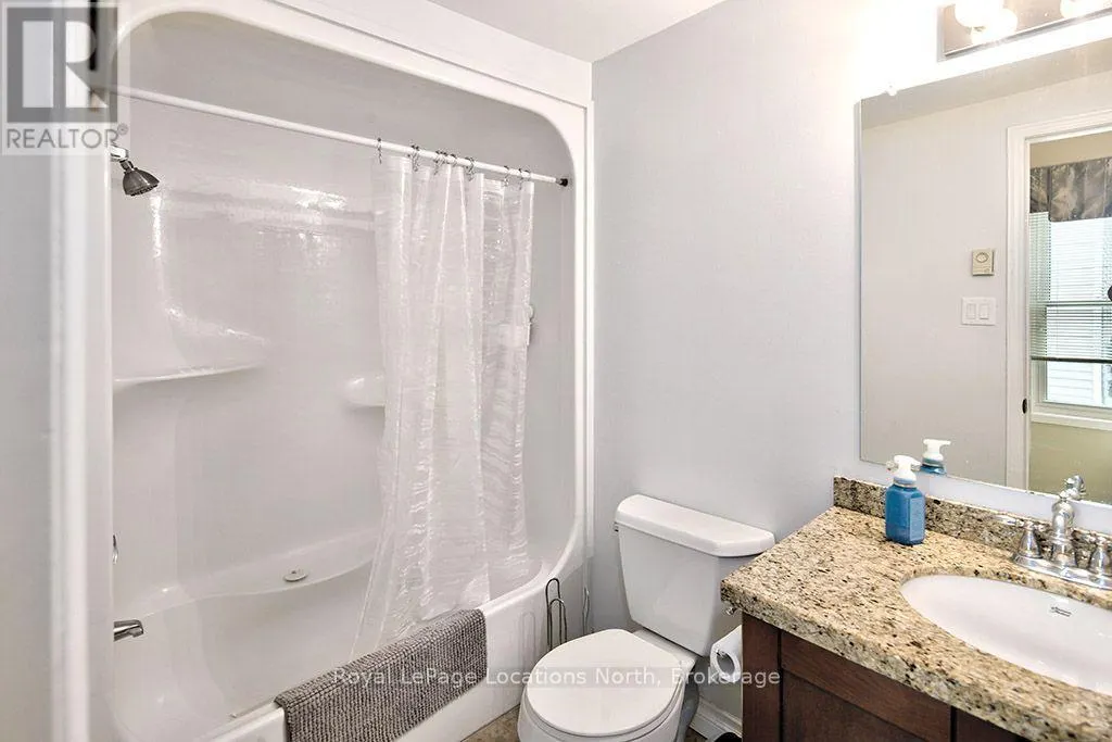 44 - 127 ALFRED STREET W #44