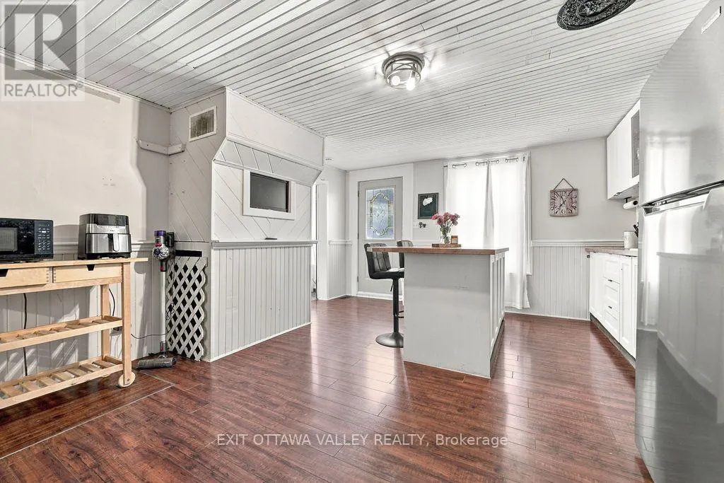 733 CALVIN ROAD