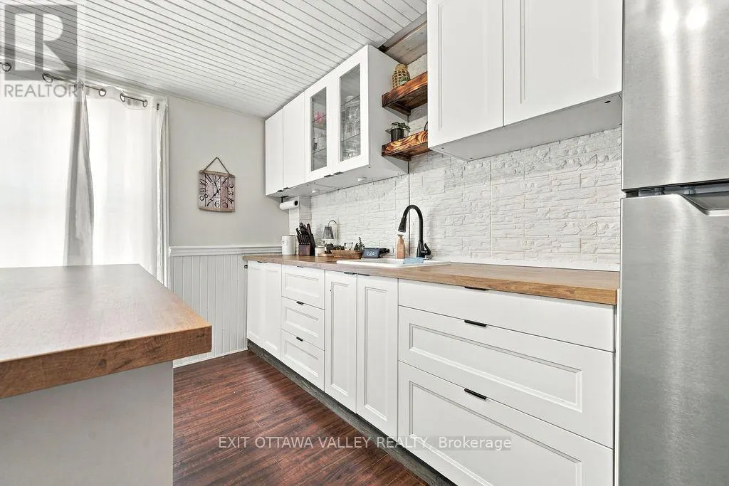 733 CALVIN ROAD