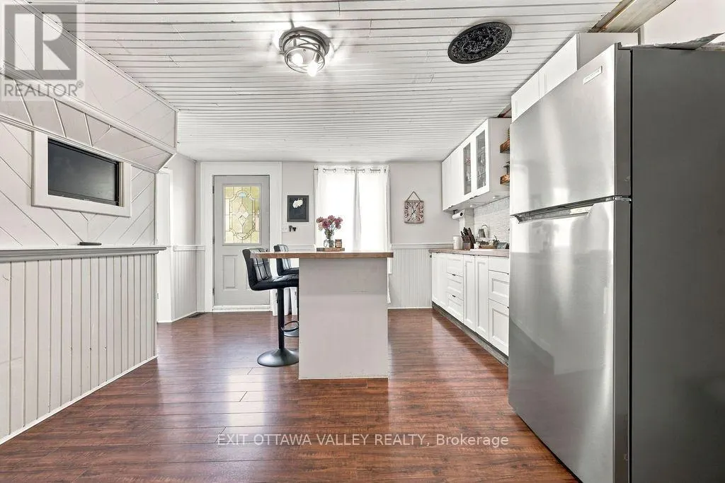 733 CALVIN ROAD