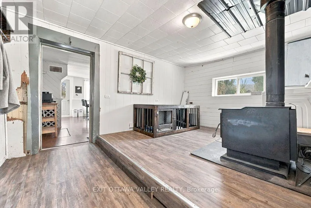 733 CALVIN ROAD