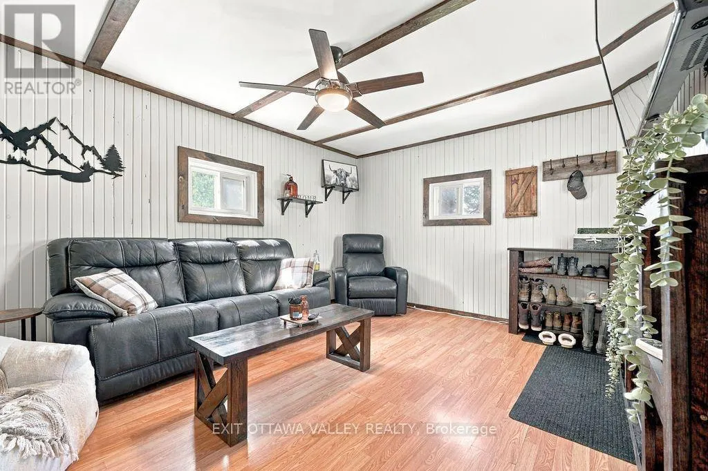 733 CALVIN ROAD