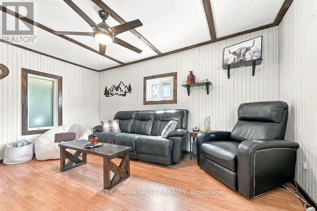 733 CALVIN ROAD