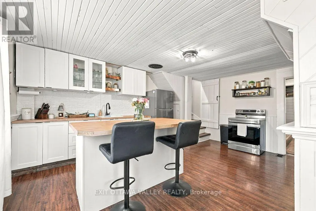 733 CALVIN ROAD