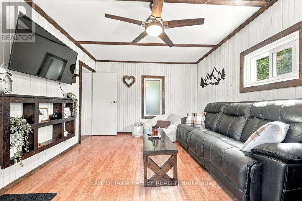 733 CALVIN ROAD