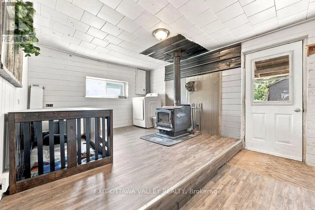 733 CALVIN ROAD