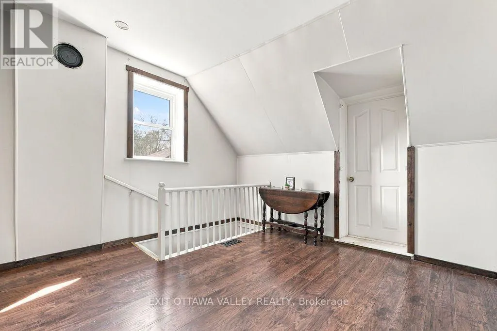 733 CALVIN ROAD