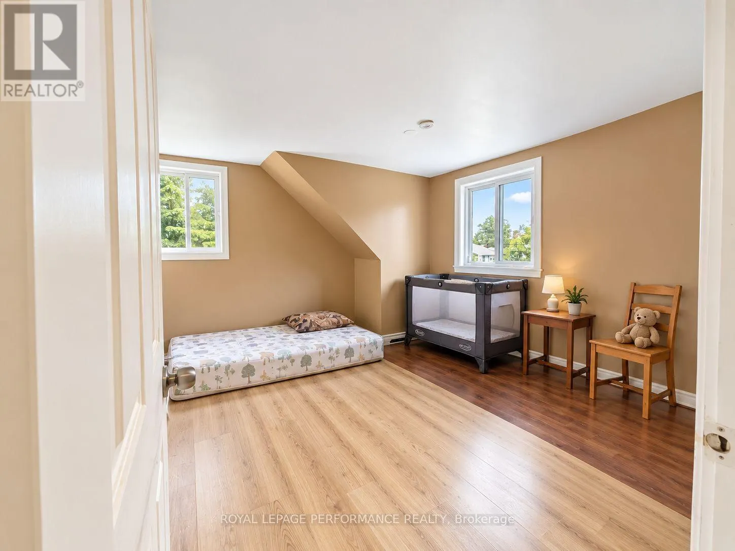 271-267 TWELFTH STREET W
