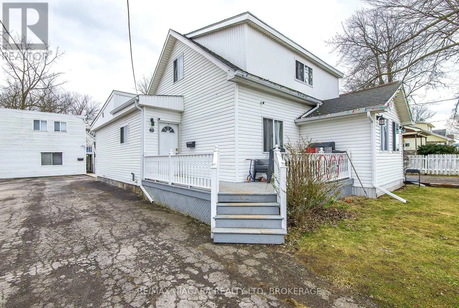 255 MELLANBY AVENUE