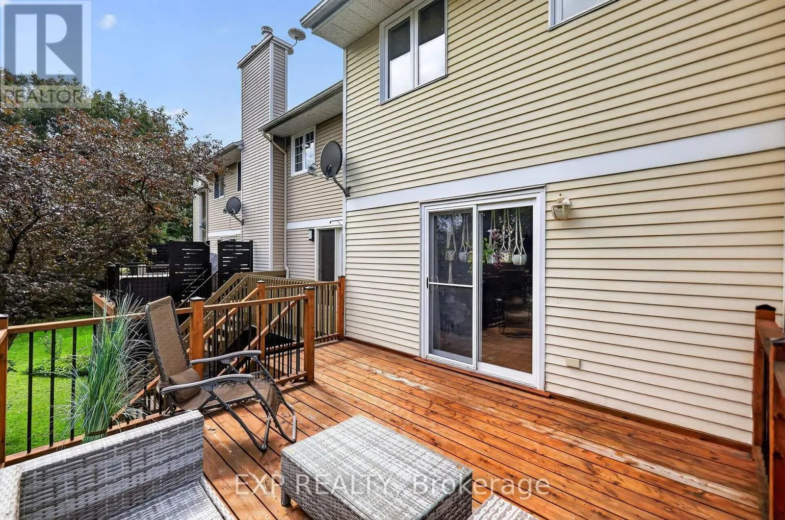 122 LAURIER STREET