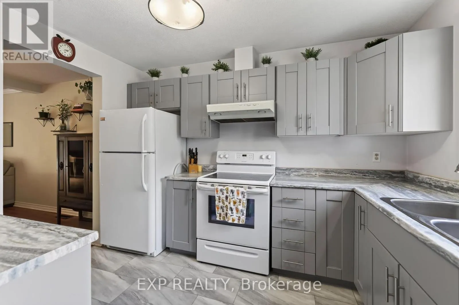 122 LAURIER STREET