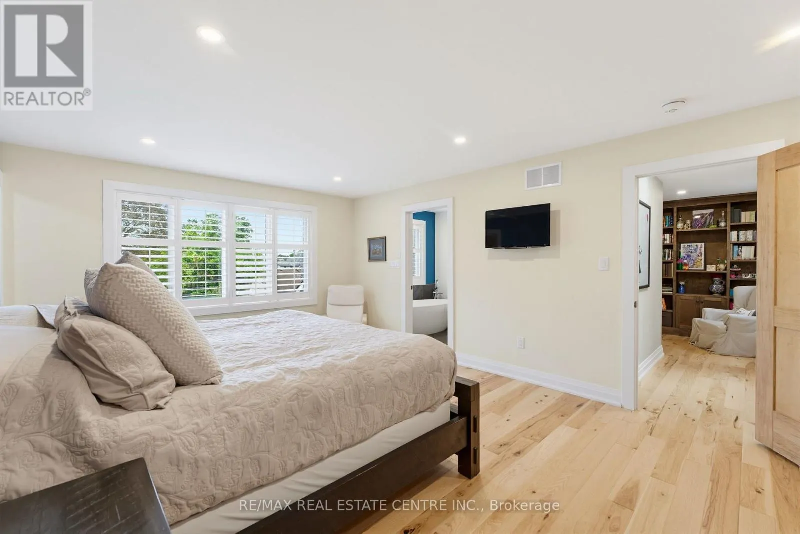15 FIRST STREET S