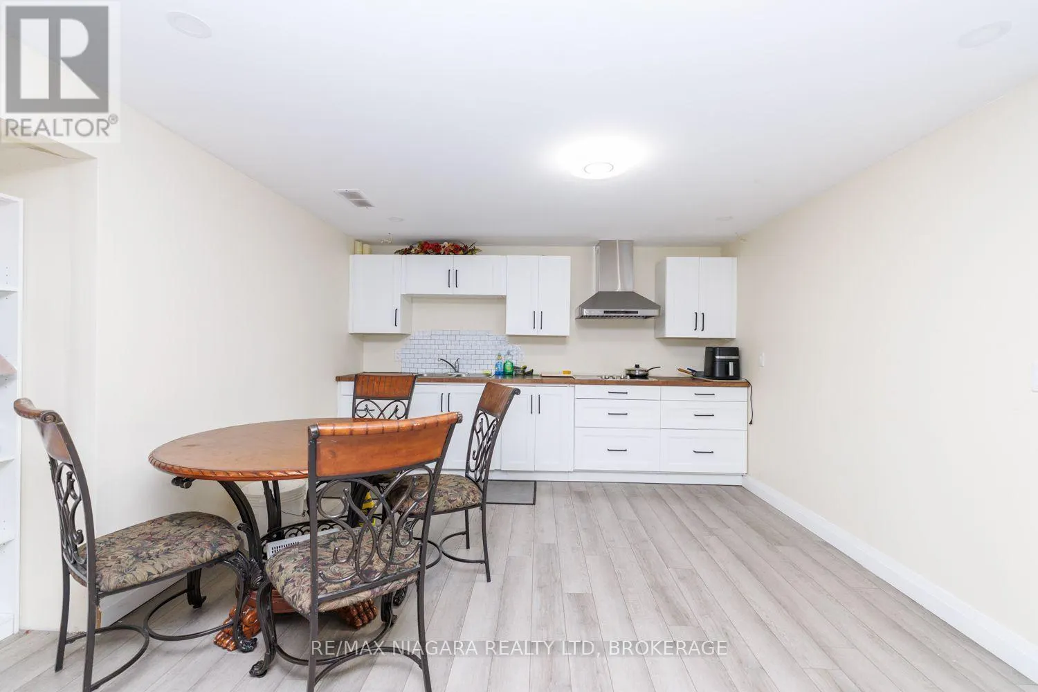 3603 CANFIELD CRESCENT