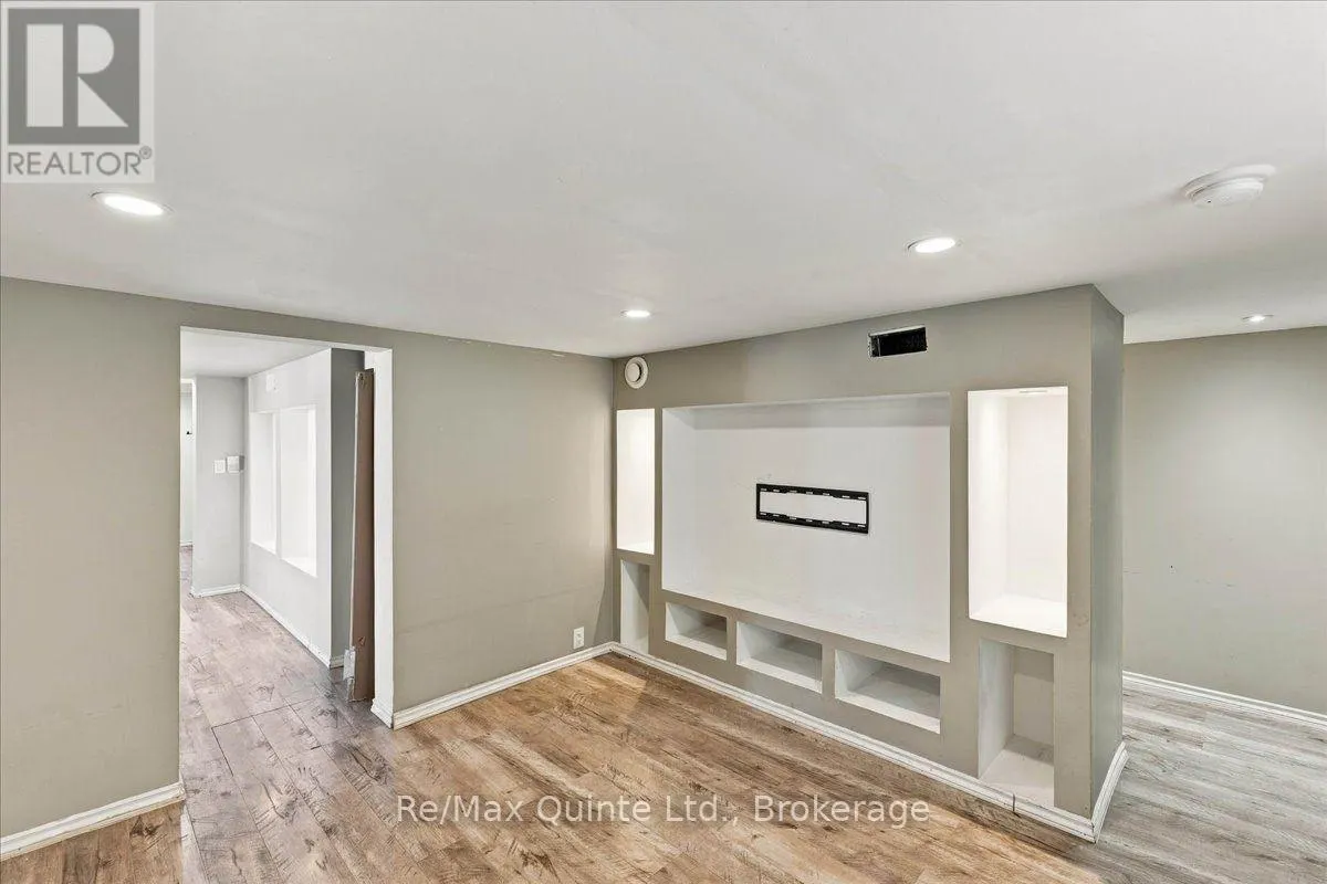 13 BOSWELL STREET