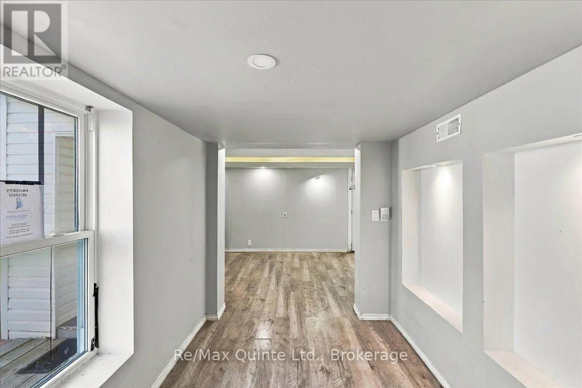13 BOSWELL STREET