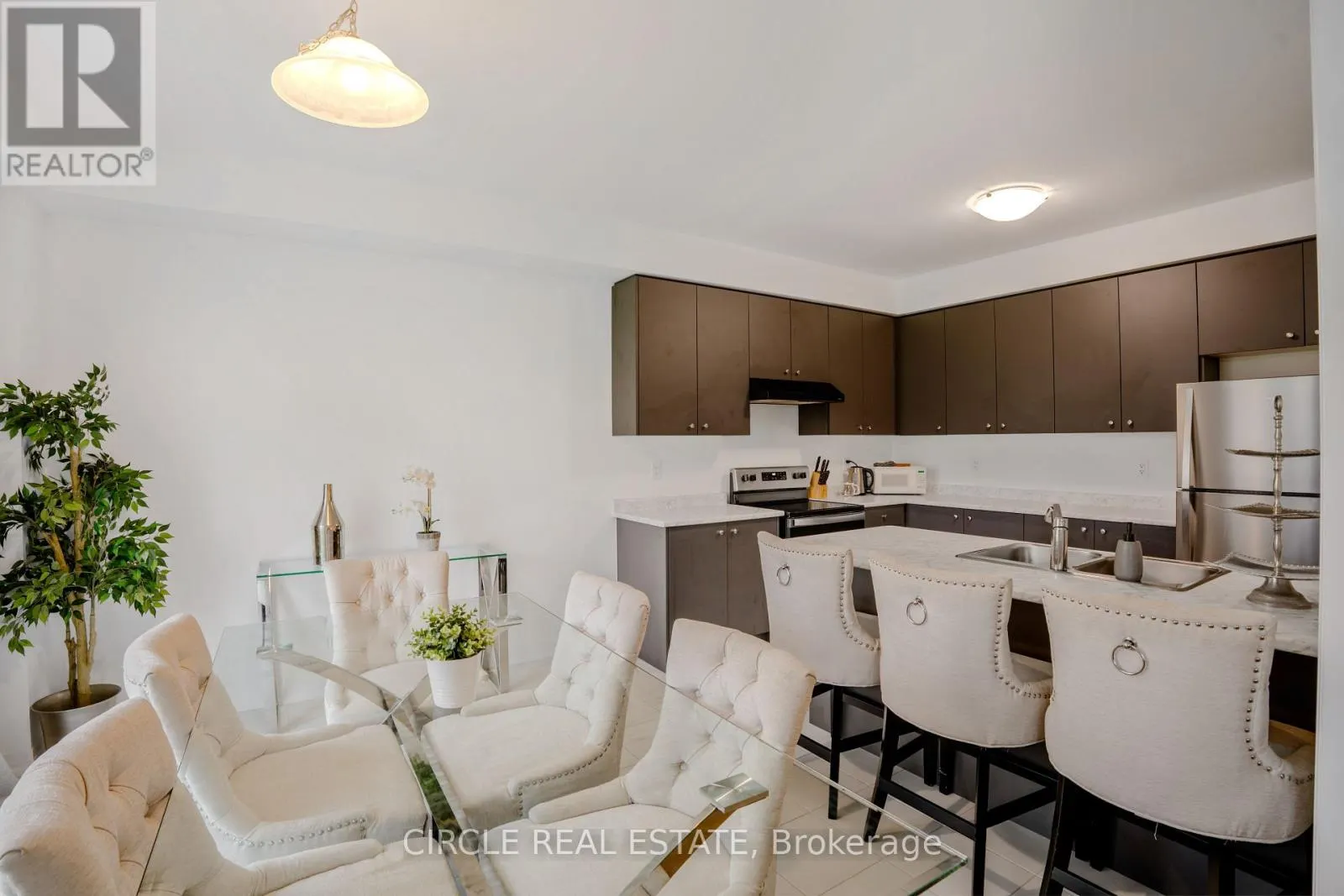 30 HERITAGE WAY