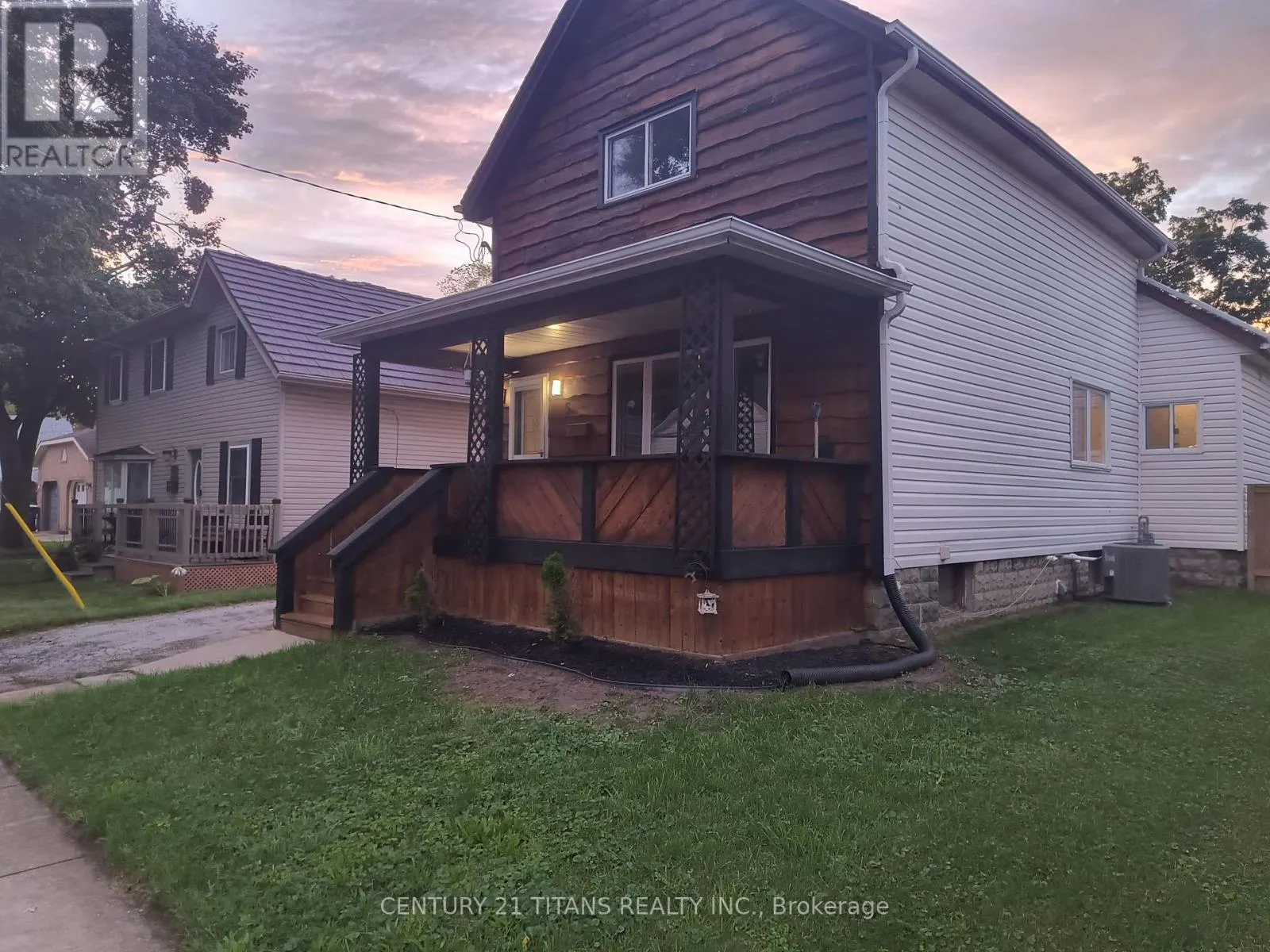 5 POPLAR STREET