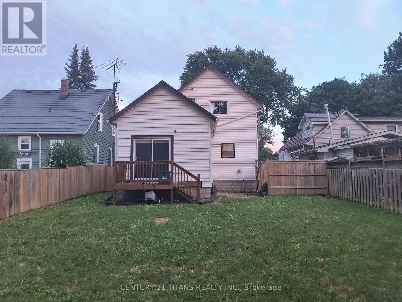 5 POPLAR STREET
