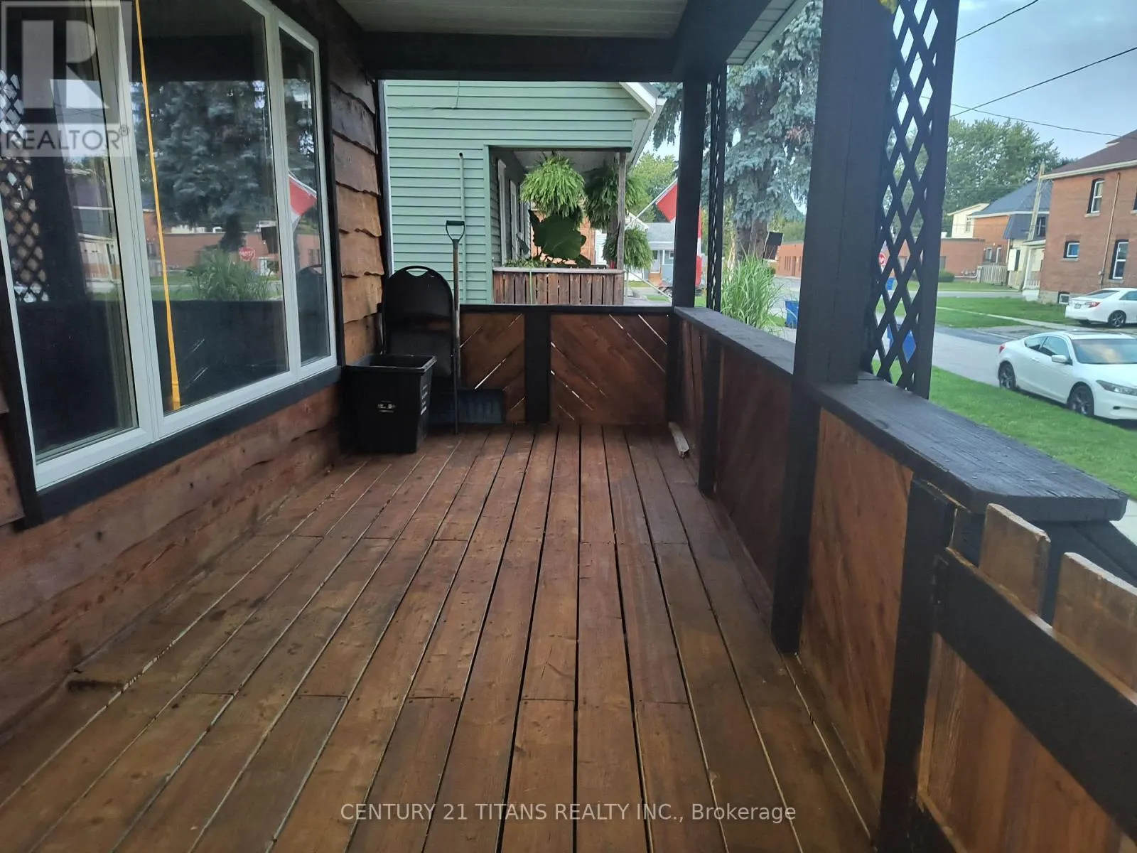 5 POPLAR STREET
