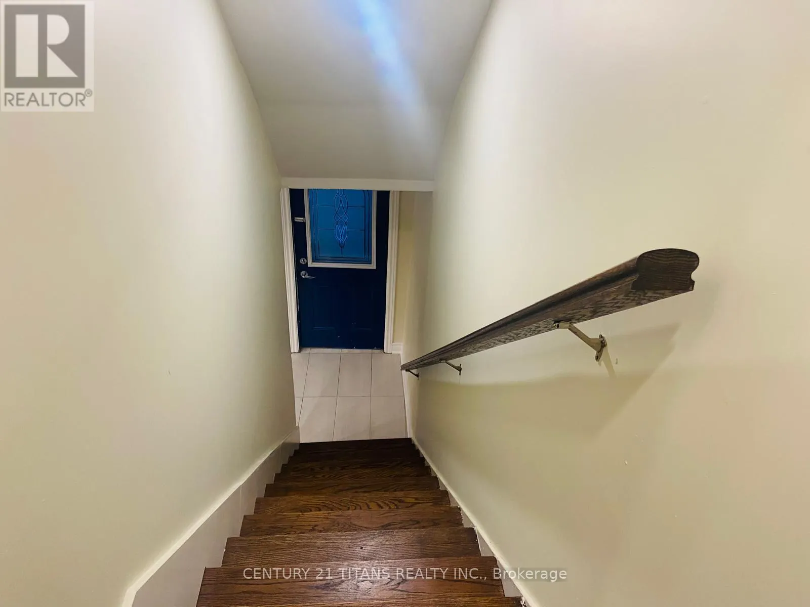 5 POPLAR STREET