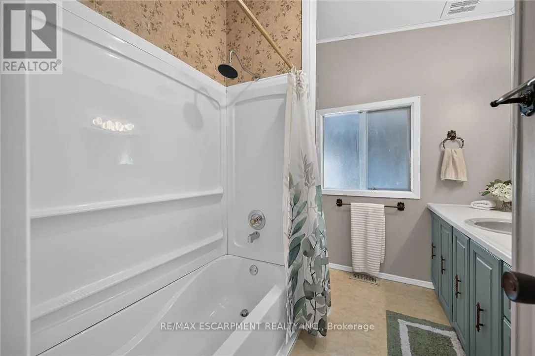 6176 RAINHAM ROAD