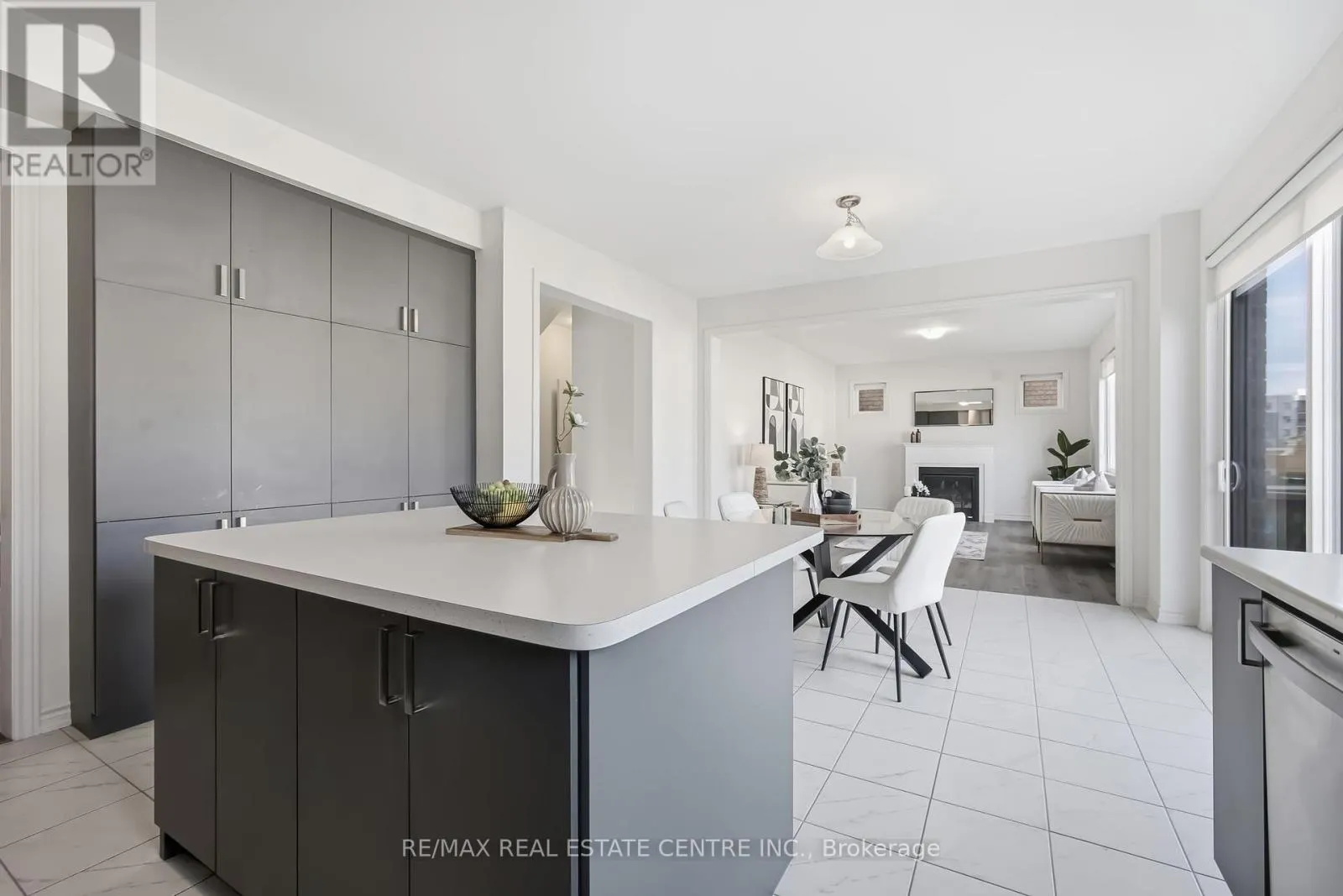 123 REA DRIVE