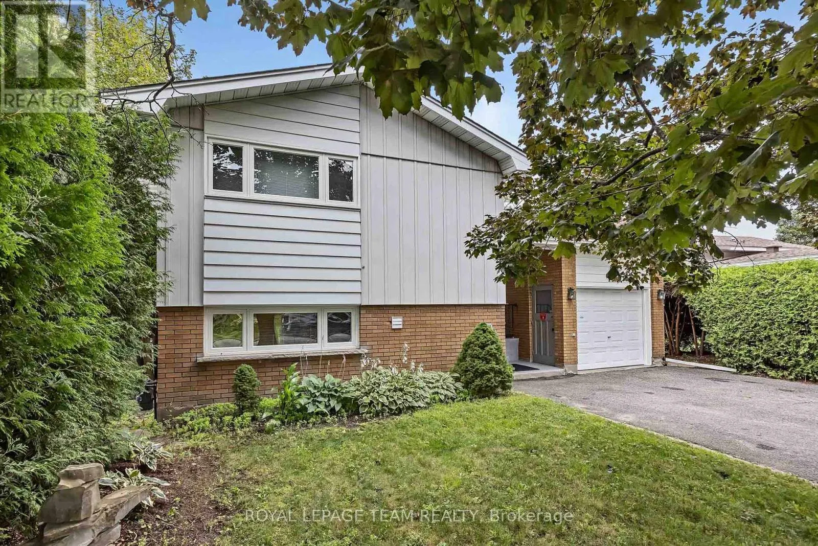1174 BONNIE CRESCENT