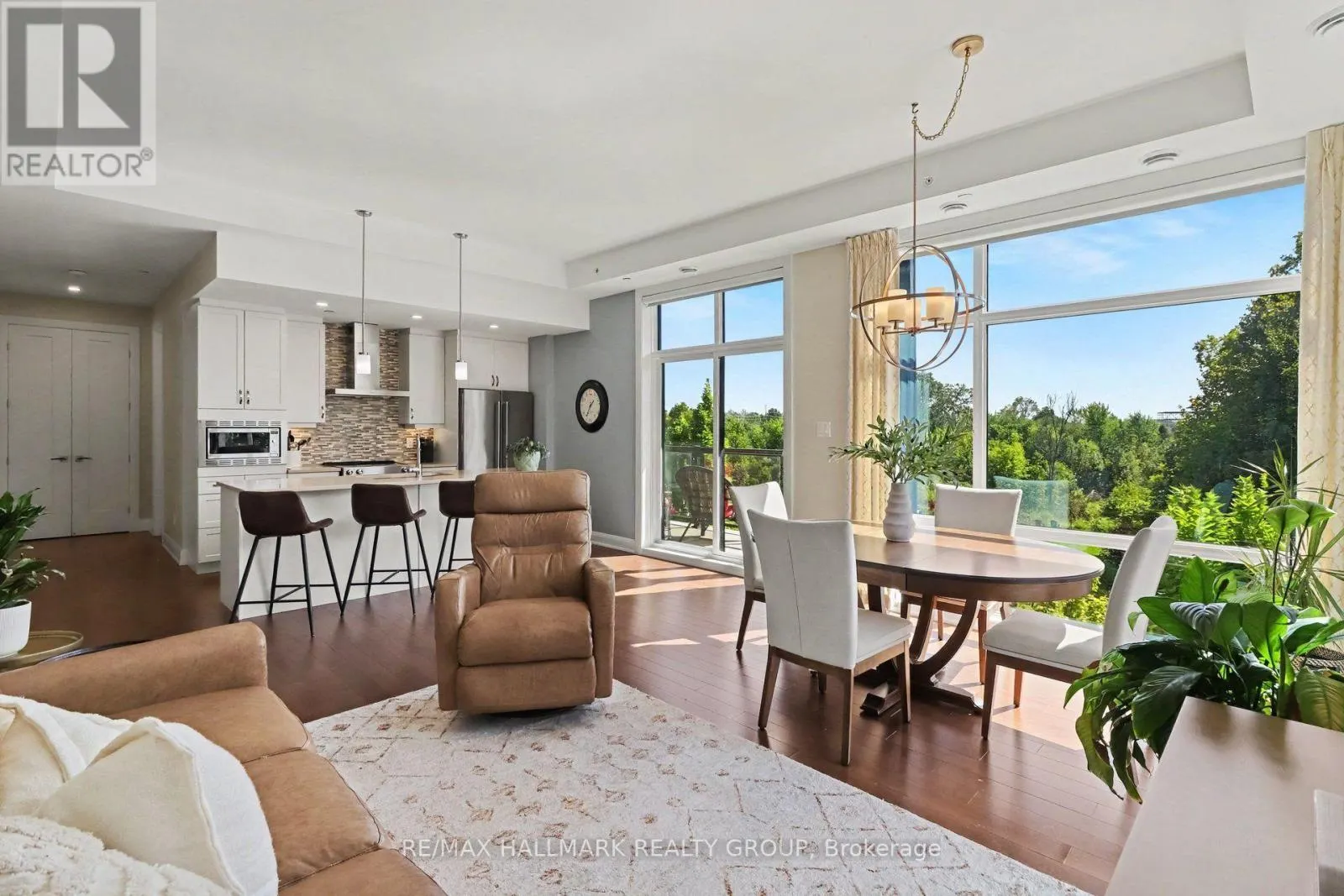 202 - 110 CORTILE PRIVATE