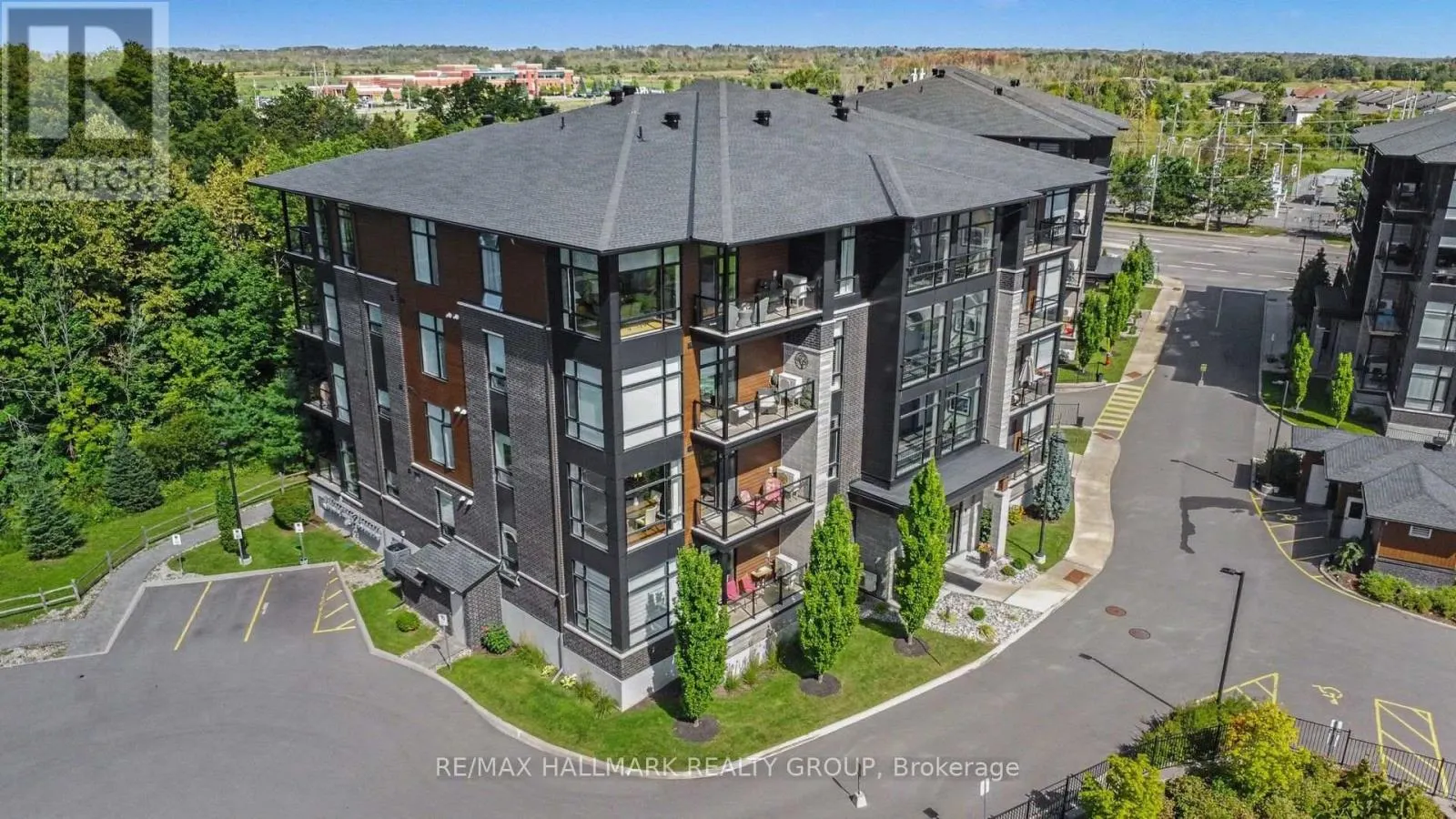 202 - 110 CORTILE PRIVATE