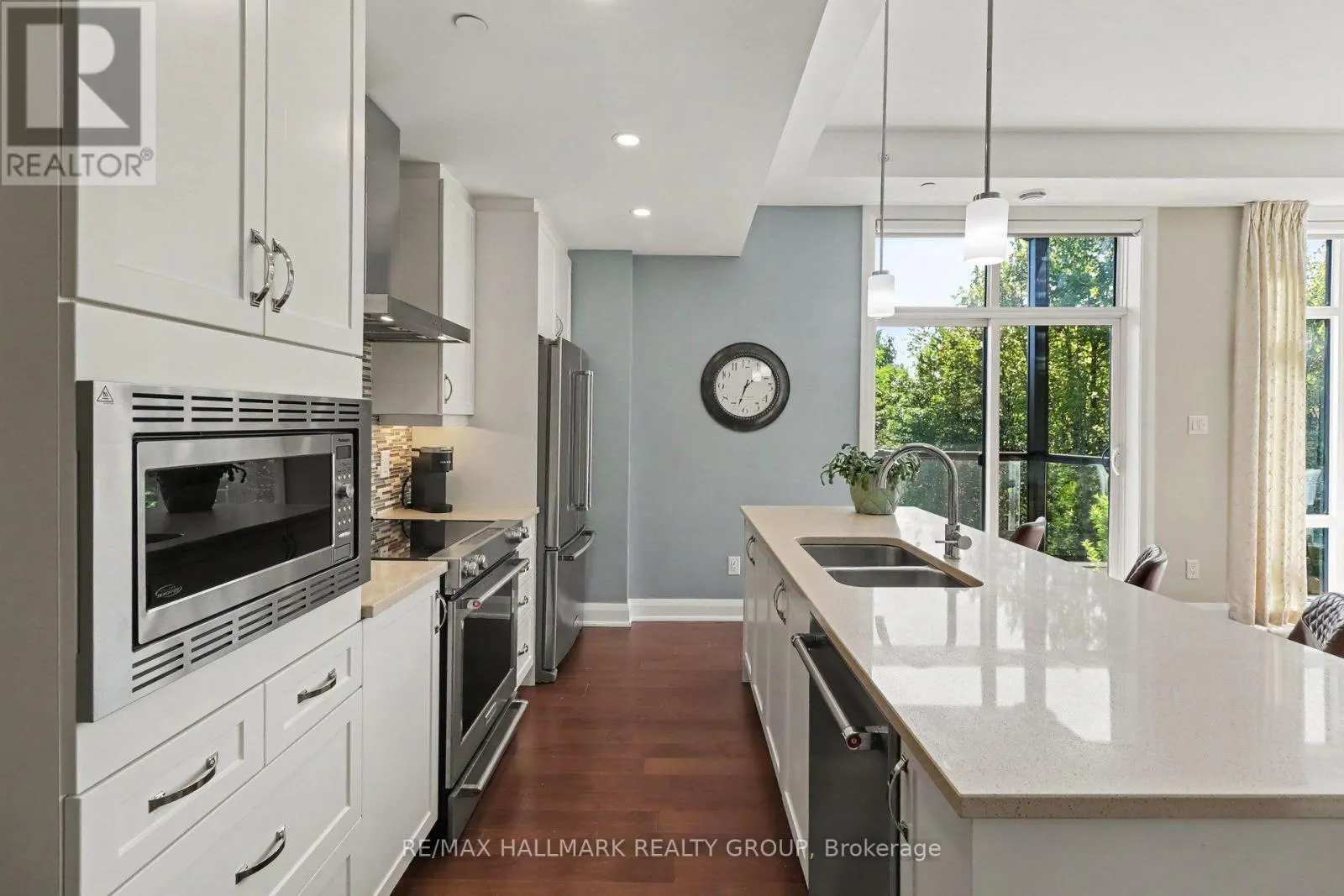 202 - 110 CORTILE PRIVATE