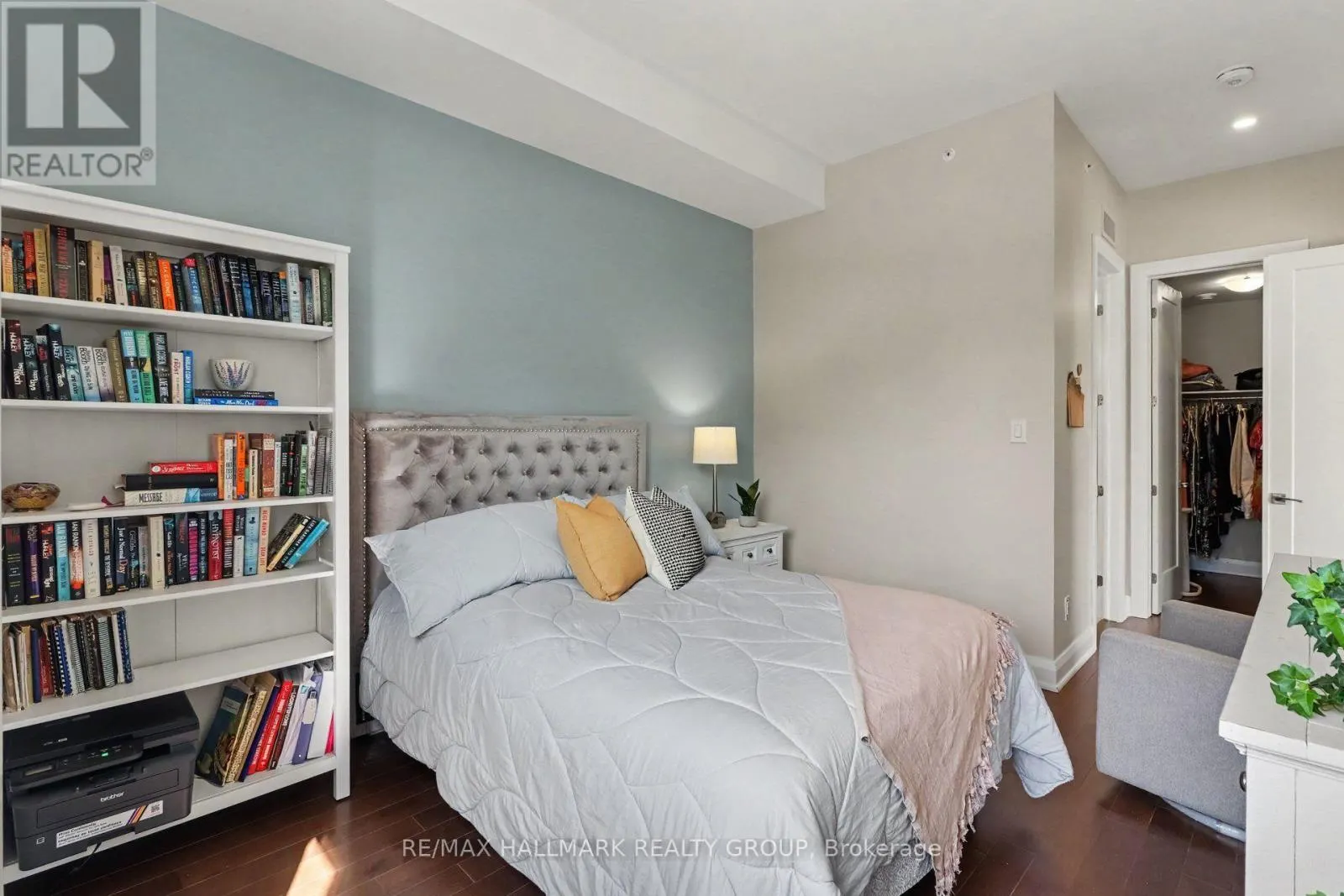 202 - 110 CORTILE PRIVATE