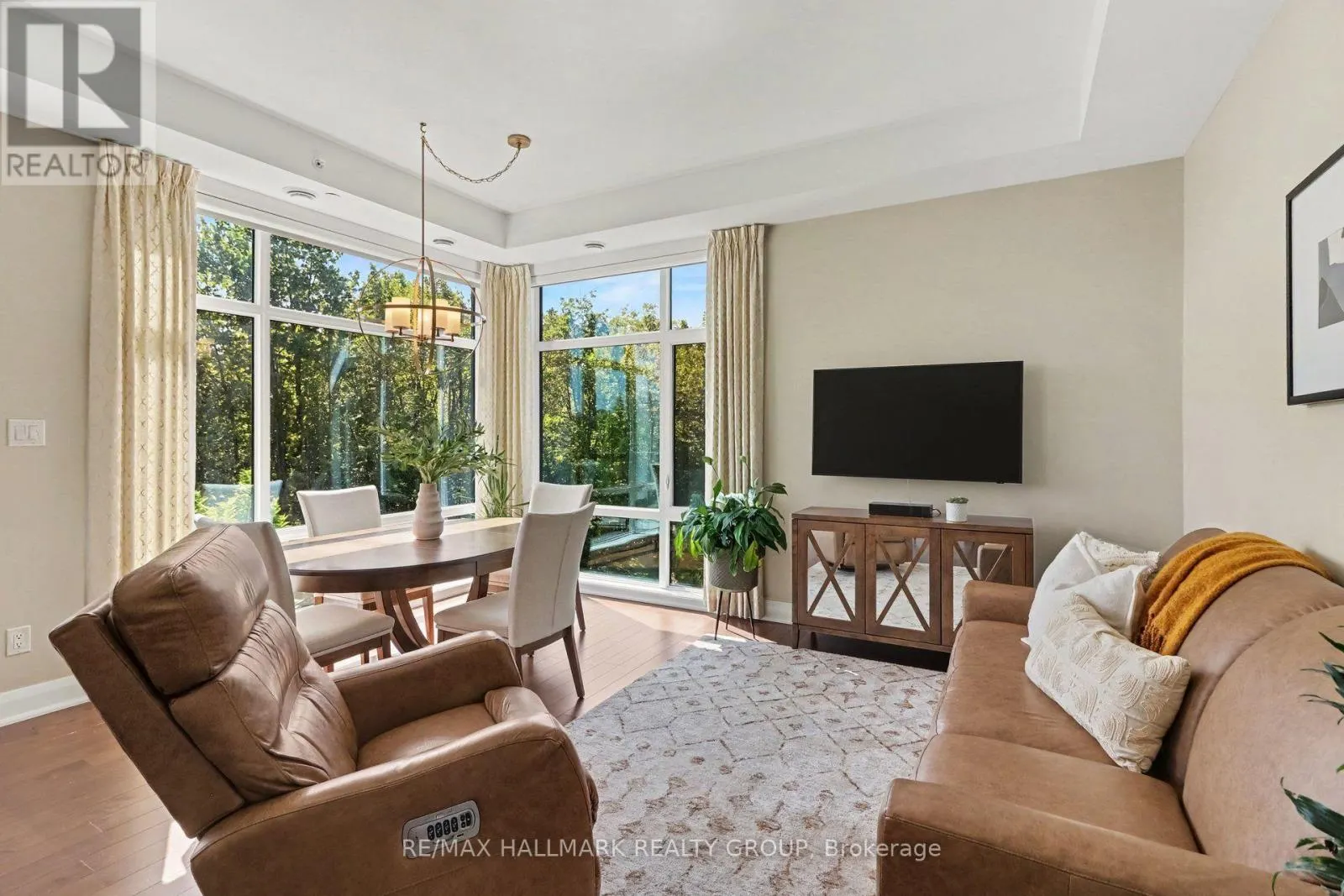 202 - 110 CORTILE PRIVATE