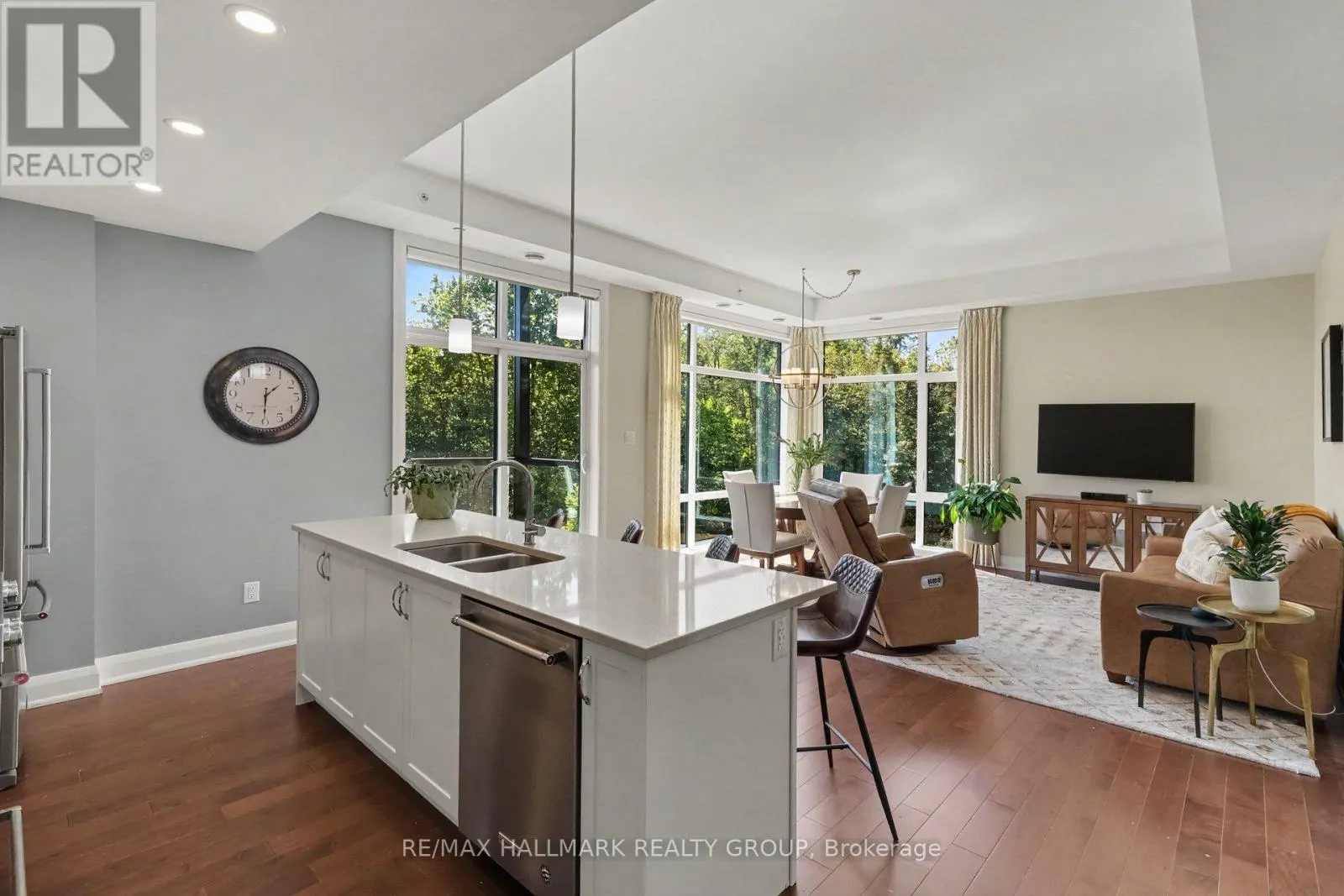 202 - 110 CORTILE PRIVATE