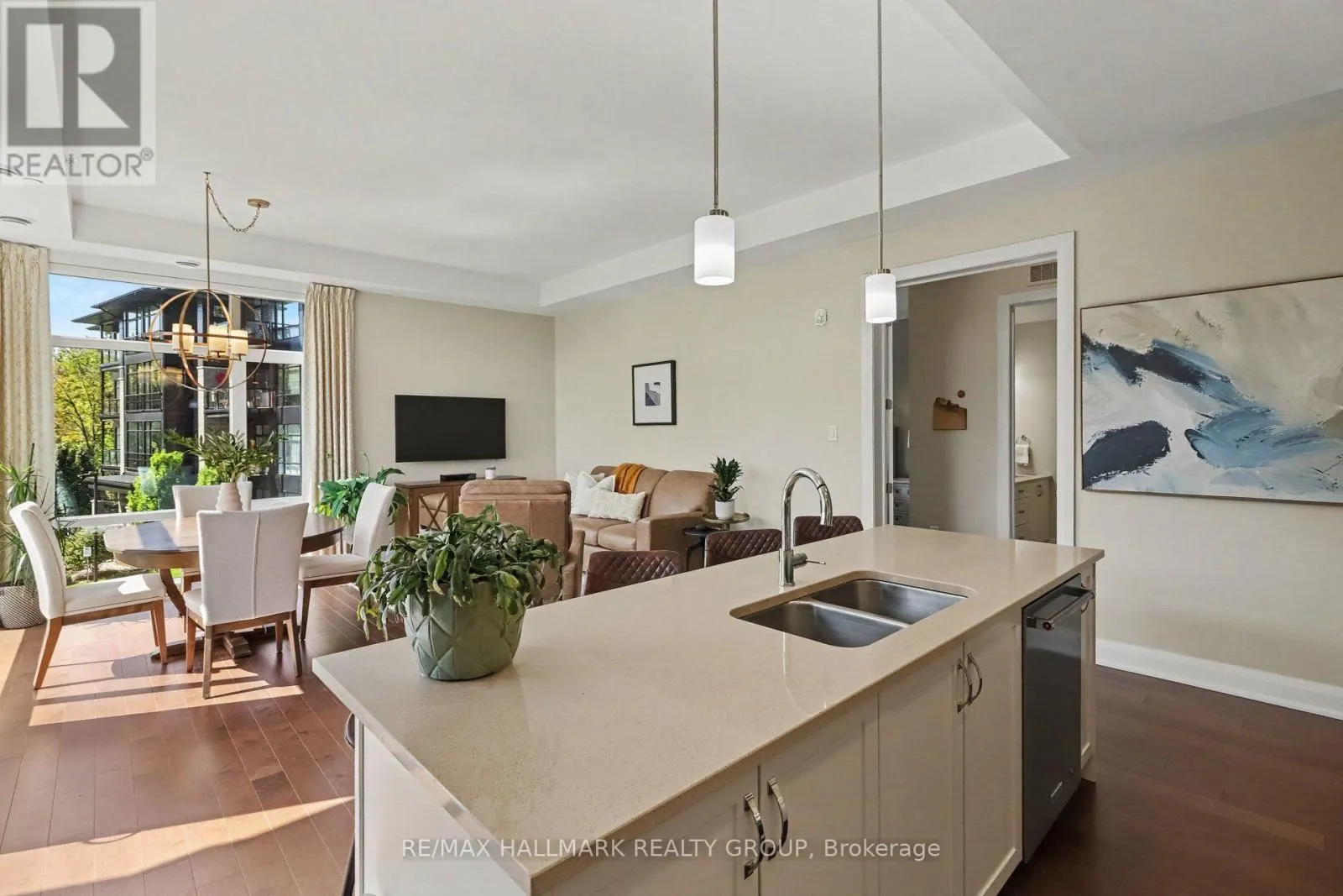 202 - 110 CORTILE PRIVATE
