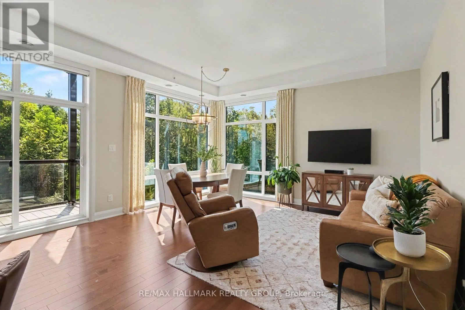 202 - 110 CORTILE PRIVATE