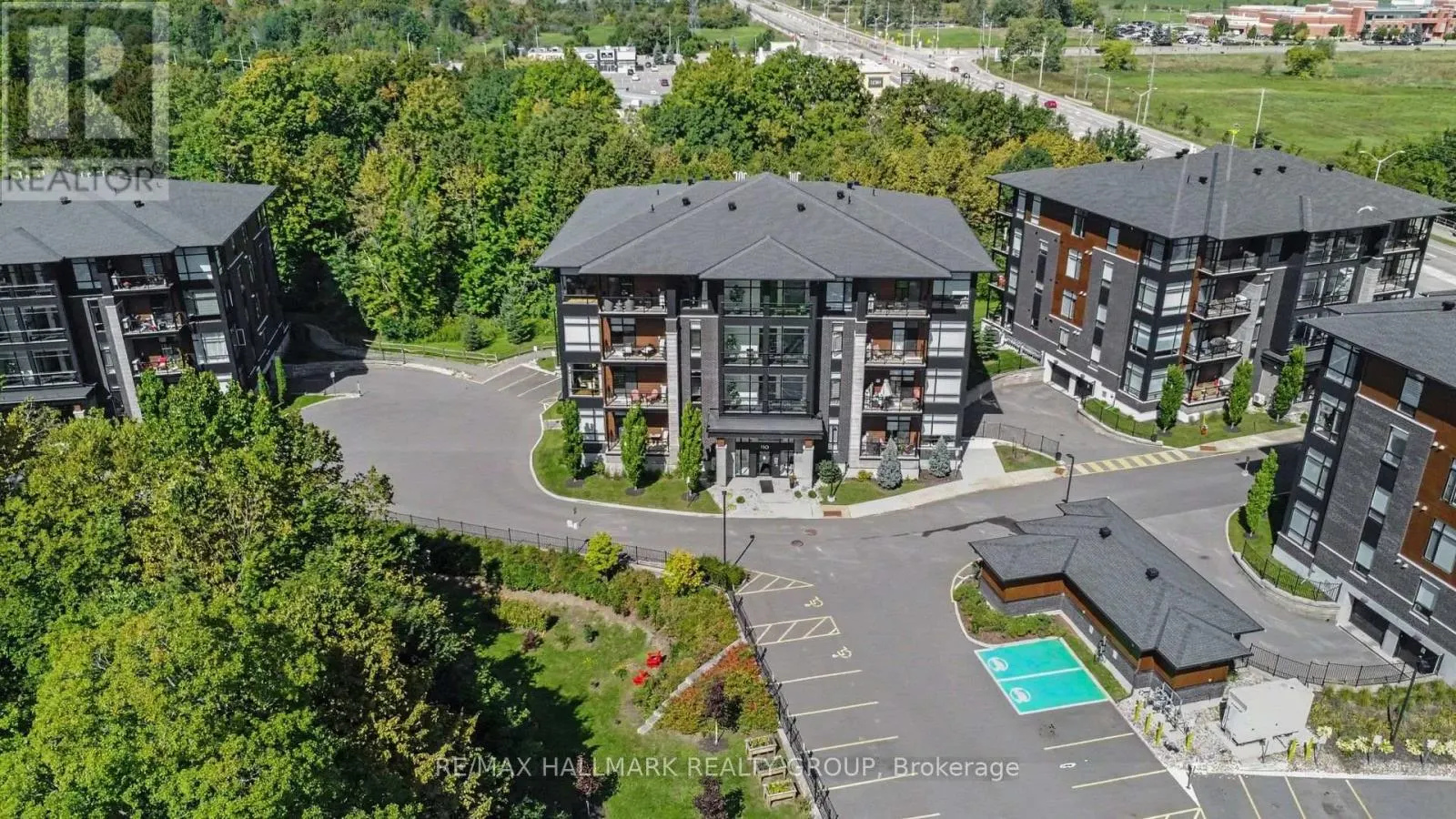 202 - 110 CORTILE PRIVATE