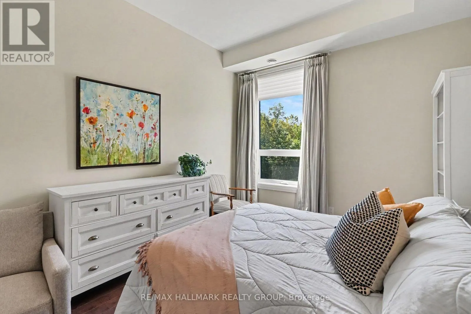 202 - 110 CORTILE PRIVATE