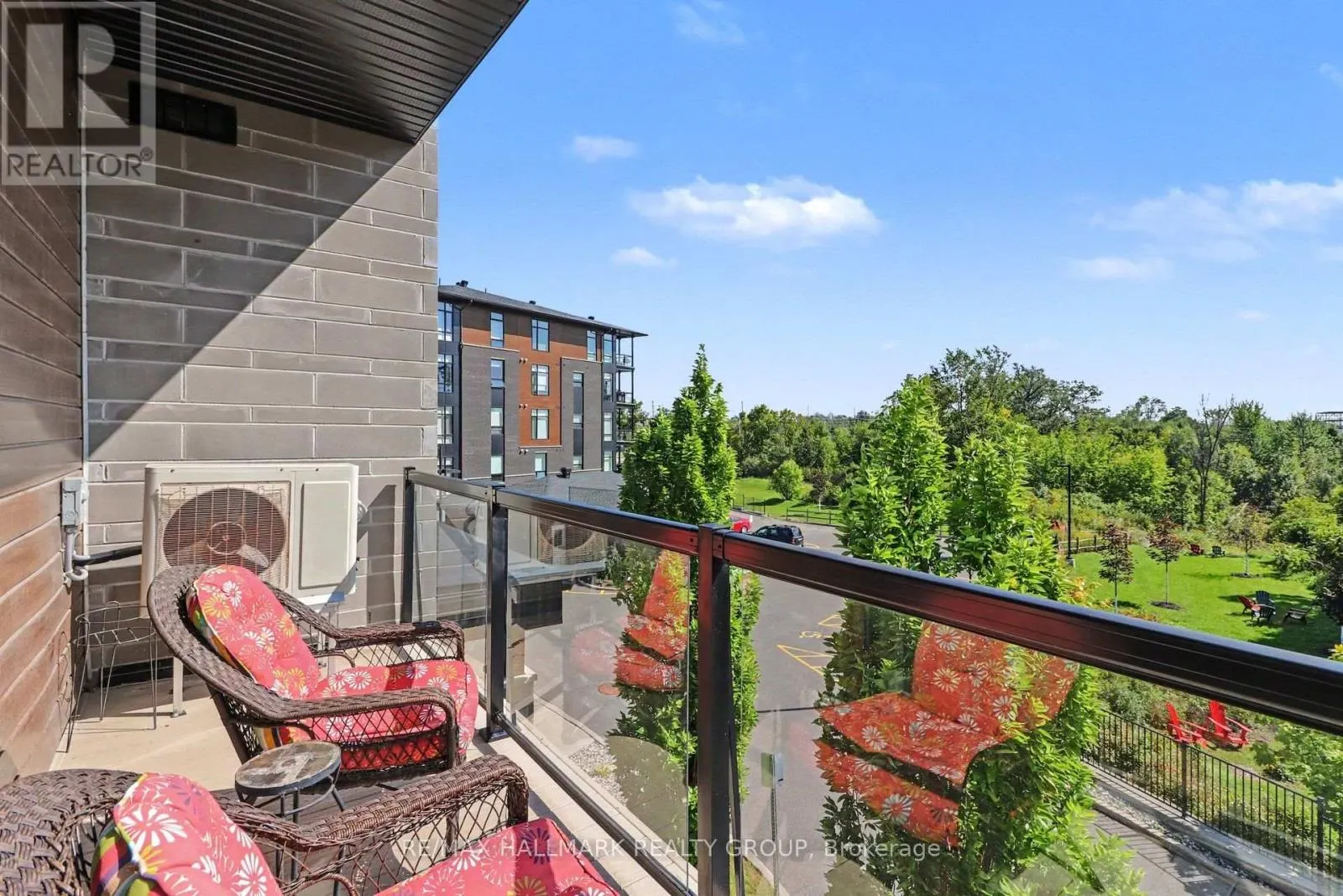 202 - 110 CORTILE PRIVATE