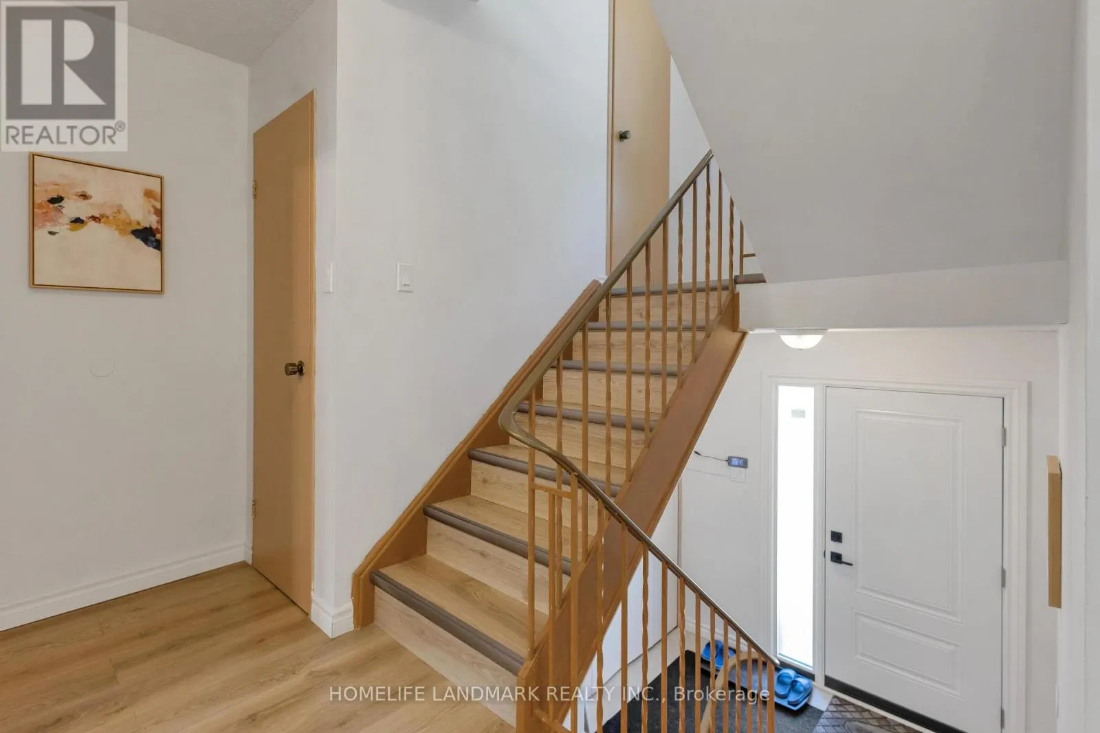 2 - 427 KEATS WAY