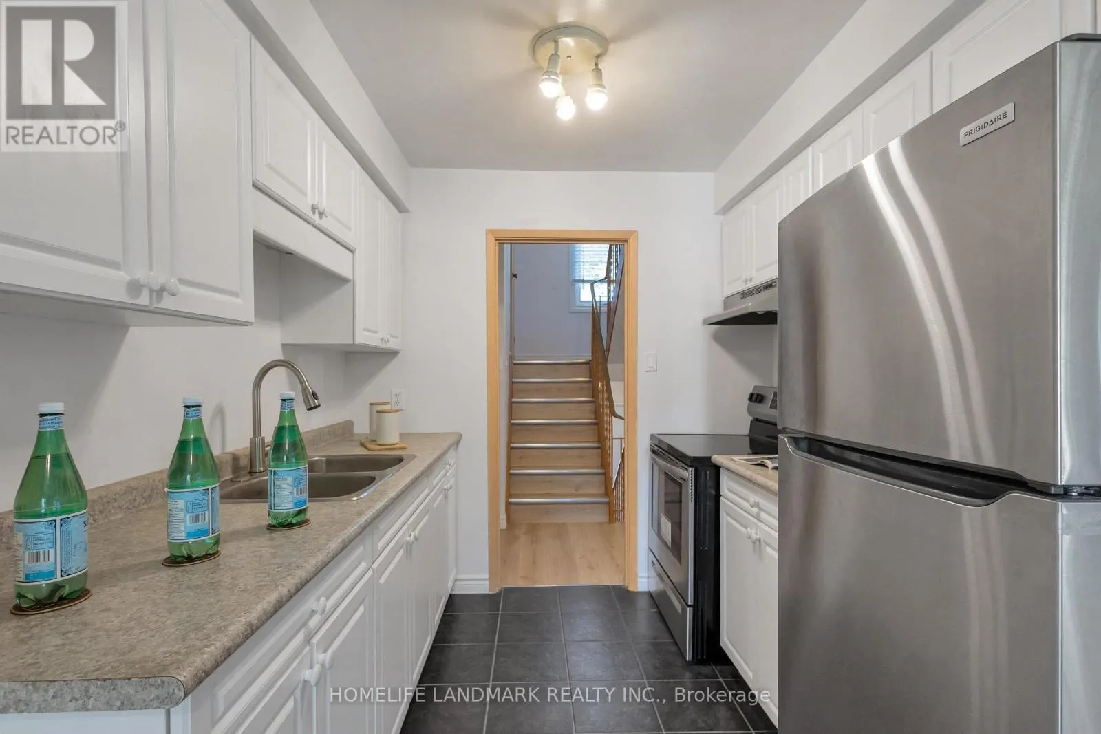 2 - 427 KEATS WAY