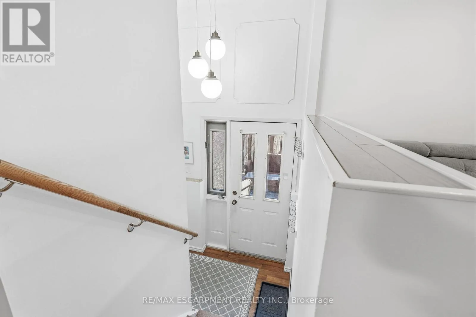 3 GLENGROVE AVENUE