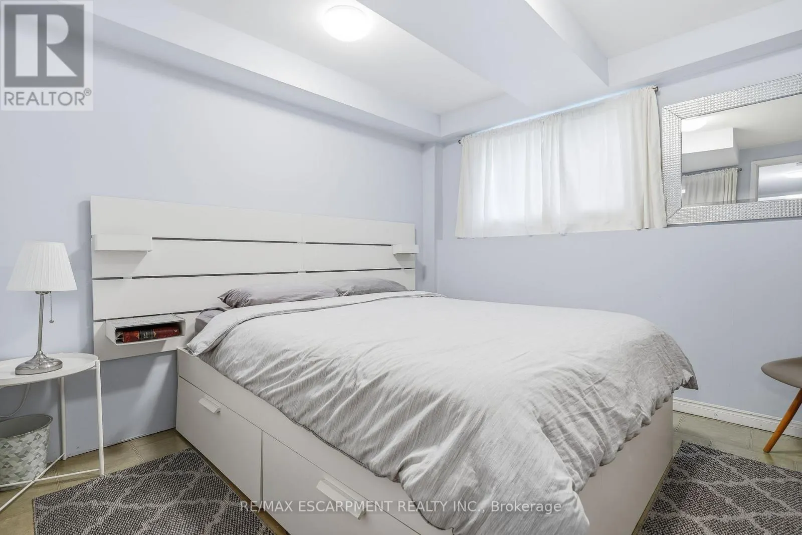 3 GLENGROVE AVENUE