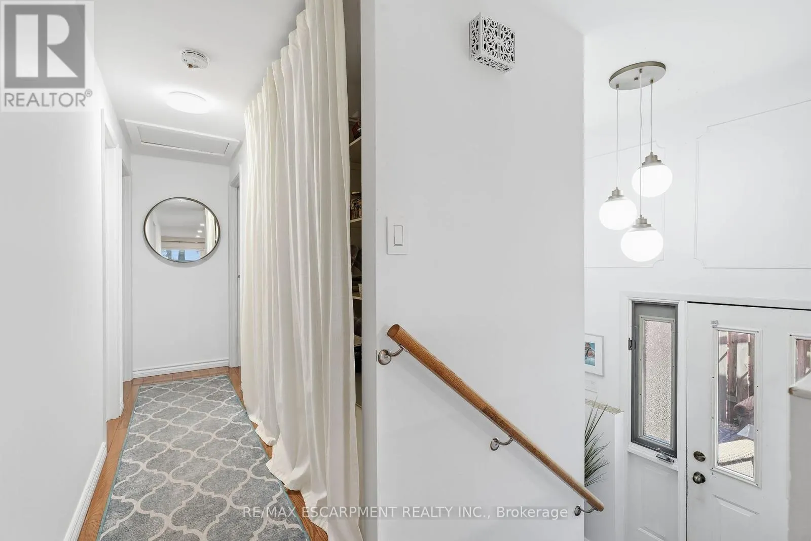 3 GLENGROVE AVENUE