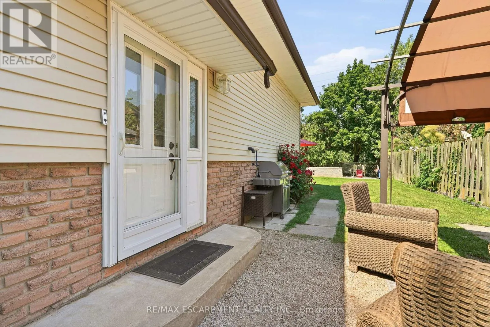 3 GLENGROVE AVENUE